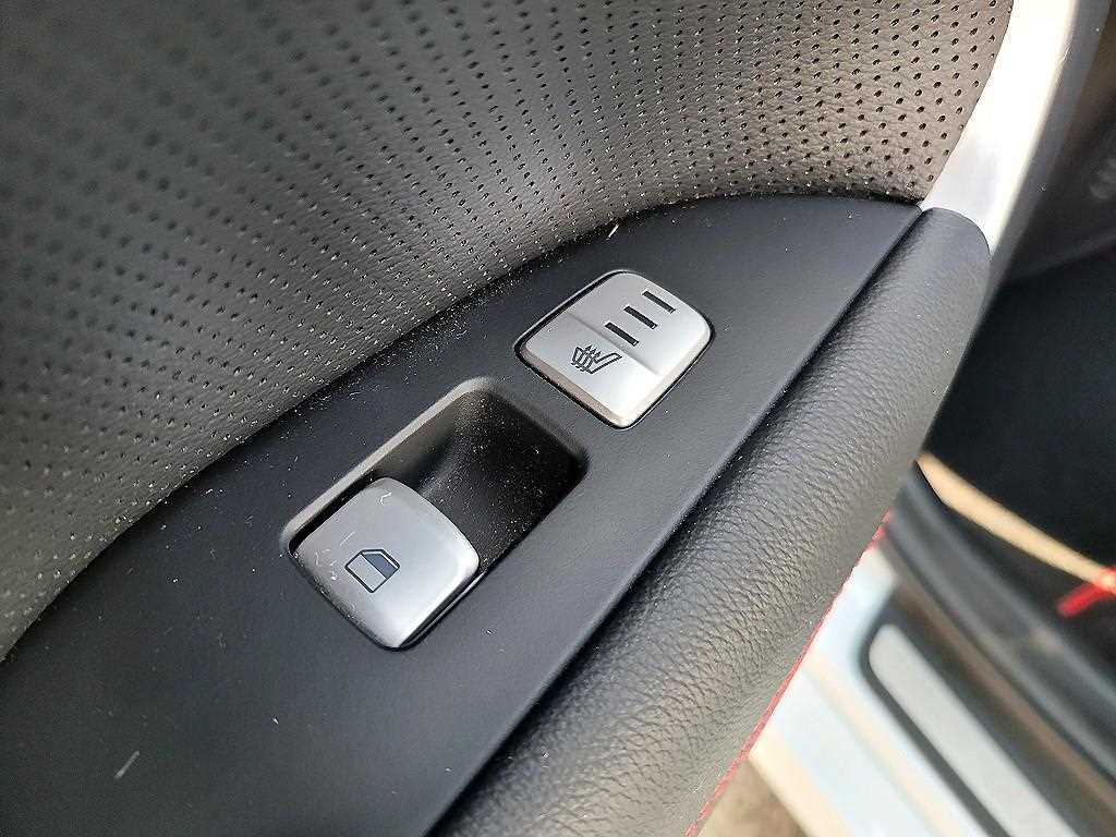 Genesis G70 2019 Blanco - Importación desde Corea - HF Imports Iquique - Foto 18