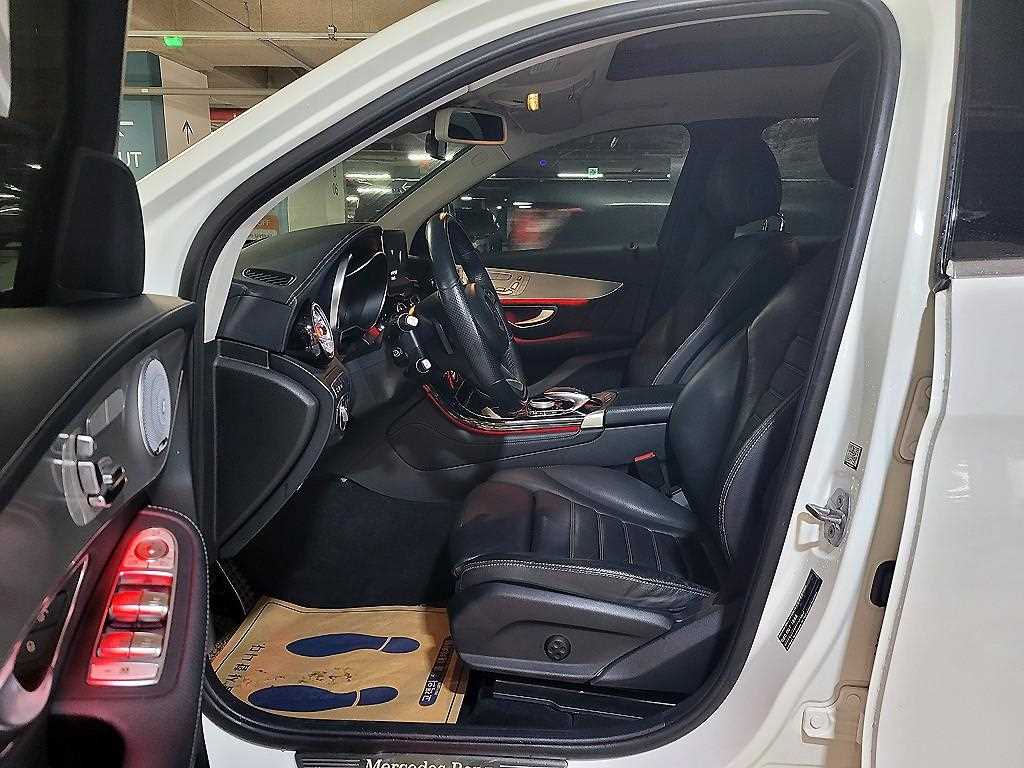 Mercedes Benz GLC Class - Vista 7