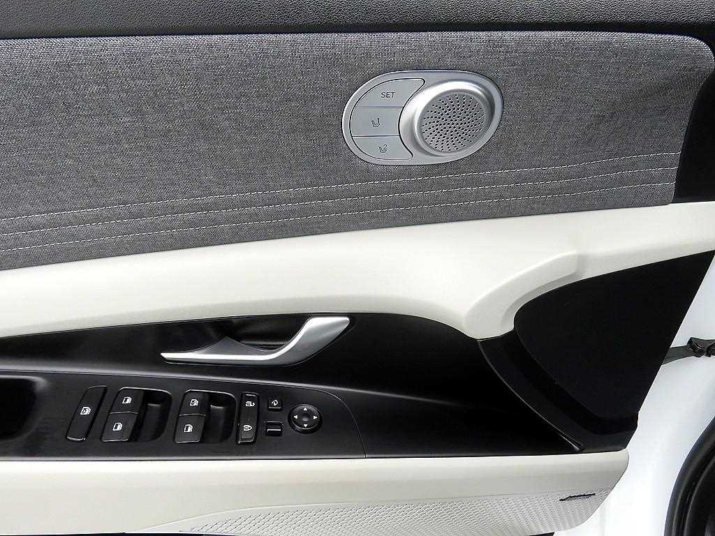 HYUNDAI Avante - Vista 9