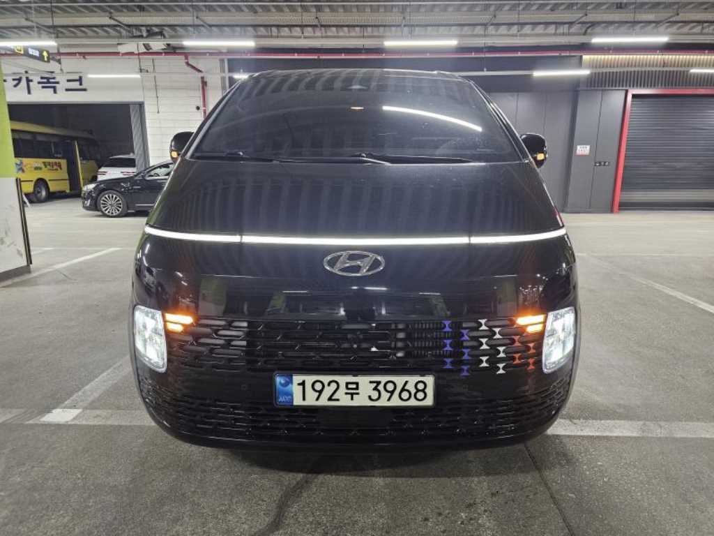 HYUNDAI Staria 2022 Negro - Importación desde Corea - HF Imports Iquique - Foto 1