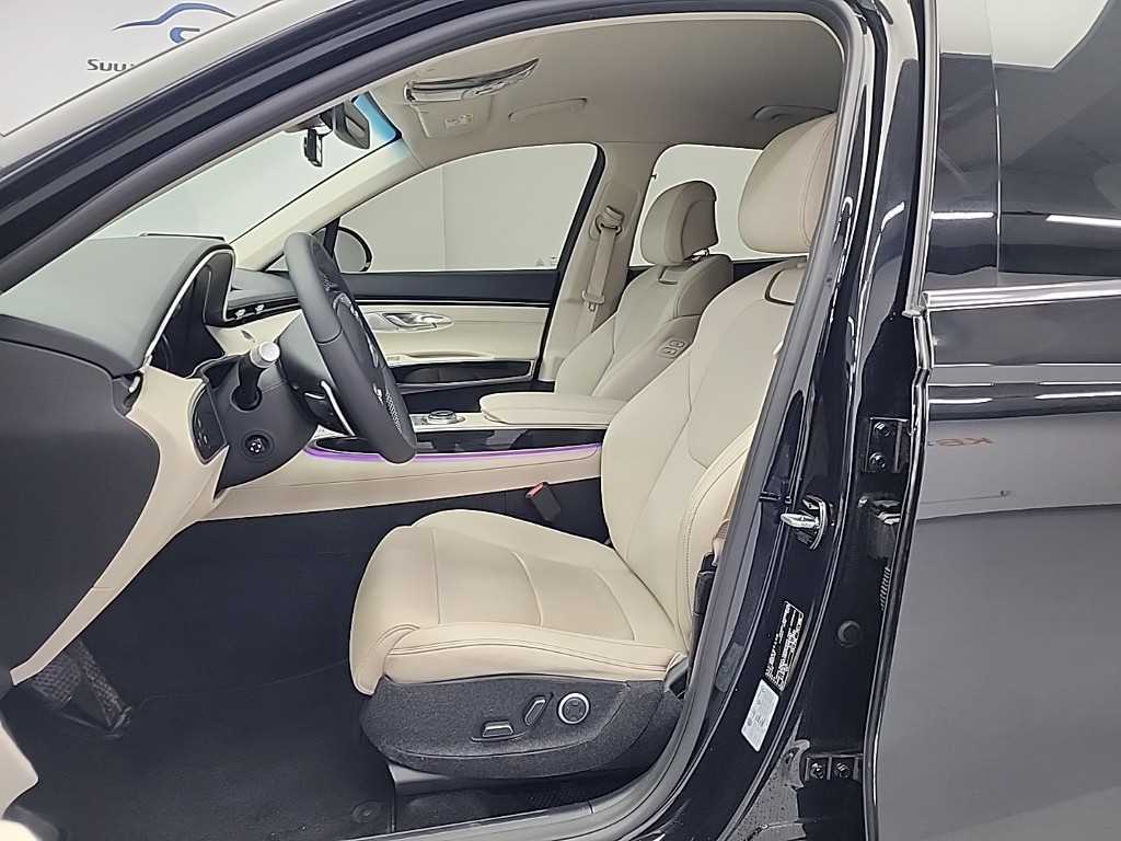 Genesis GV70 - Vista 11