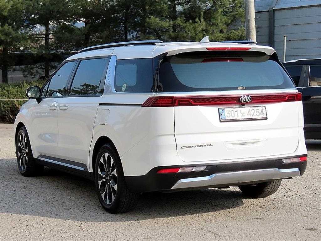 KIA Carnival - Vista 3