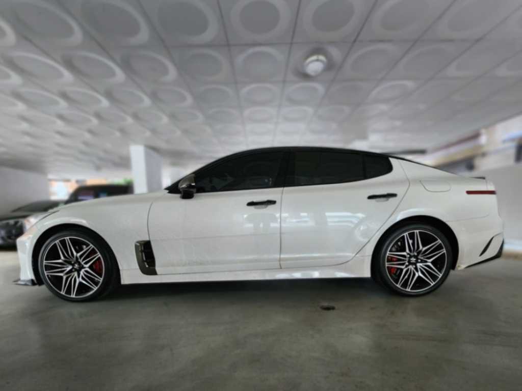 KIA Stinger - Vista 3