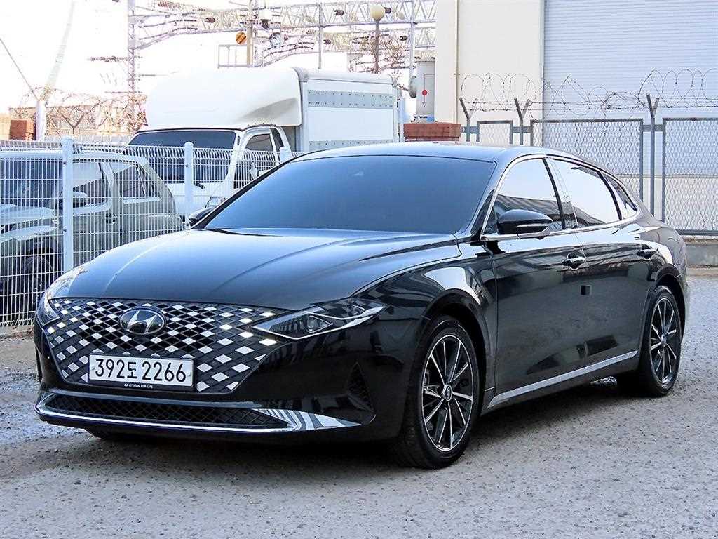 HYUNDAI Grandeur - Vista 2