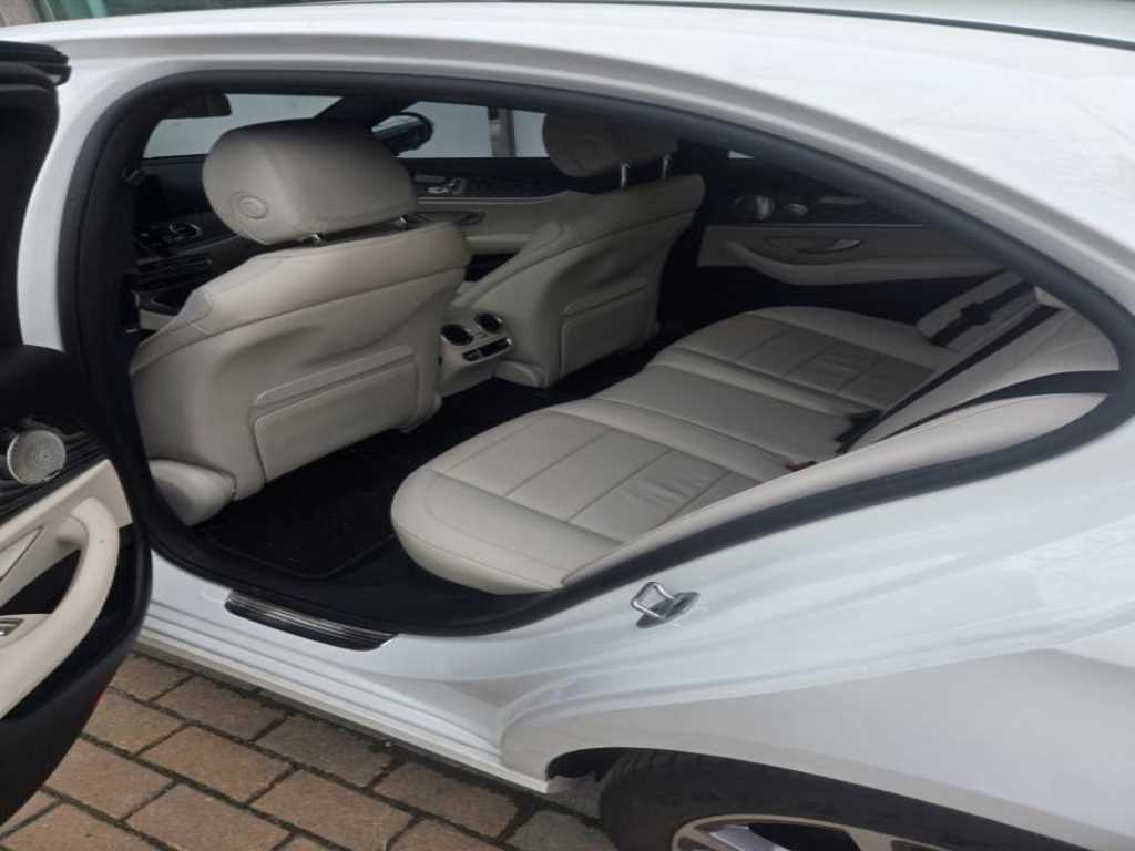 Mercedes Benz E class - Vista 3