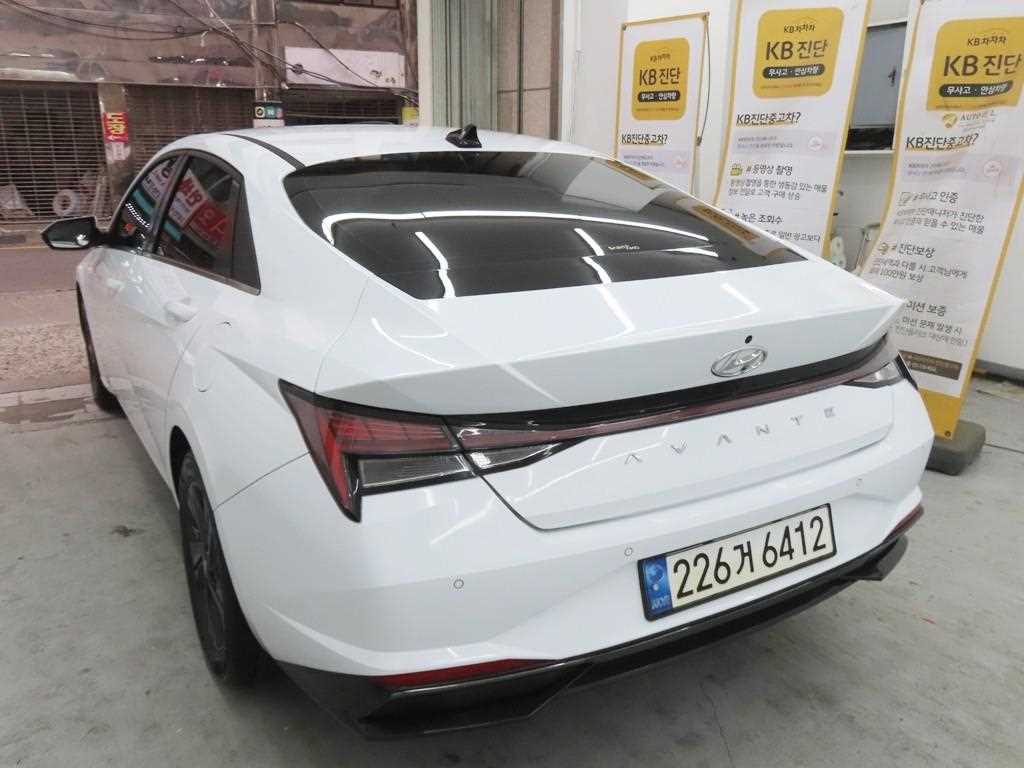 HYUNDAI Avante - Vista 4