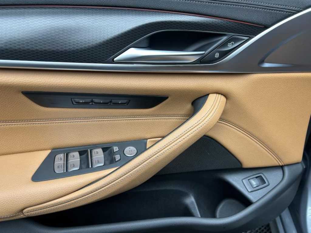 BMW 5 Series - Vista 11