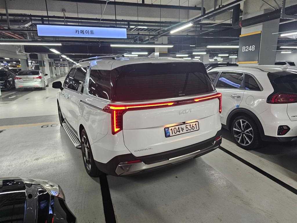 KIA Carnival - Vista 3