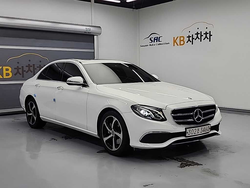 Mercedes Benz E class - Vista 4