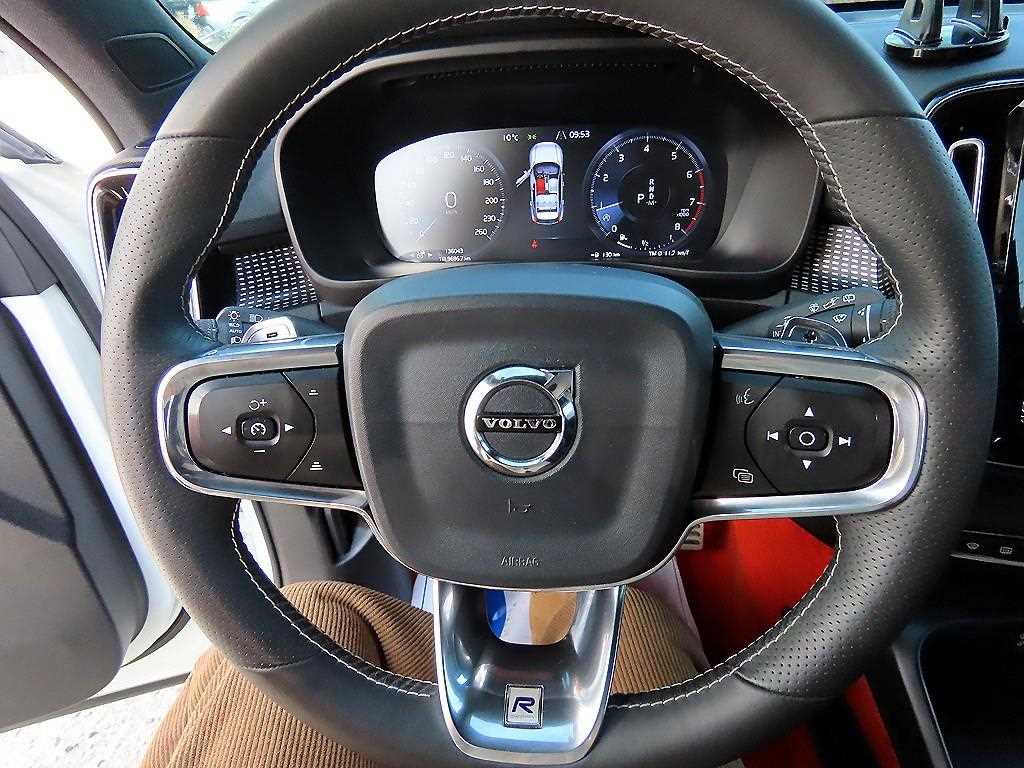 Volvo XC40 - Vista 8