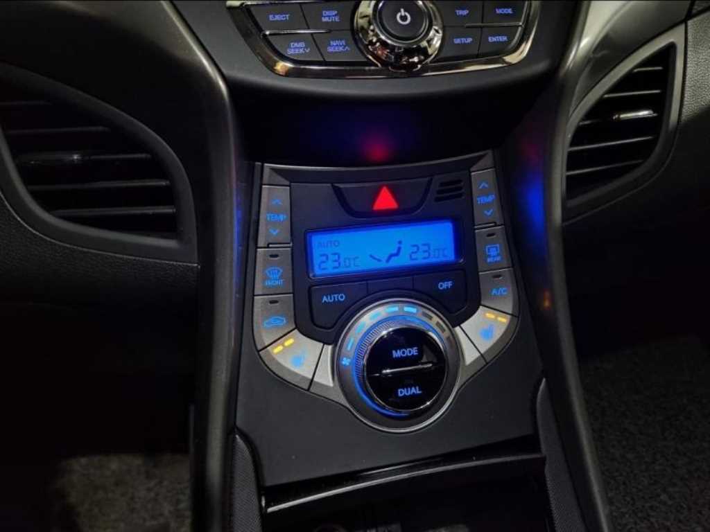 HYUNDAI Avante 2014 Blanco - Importación desde Corea - HF Imports Iquique - Foto 13