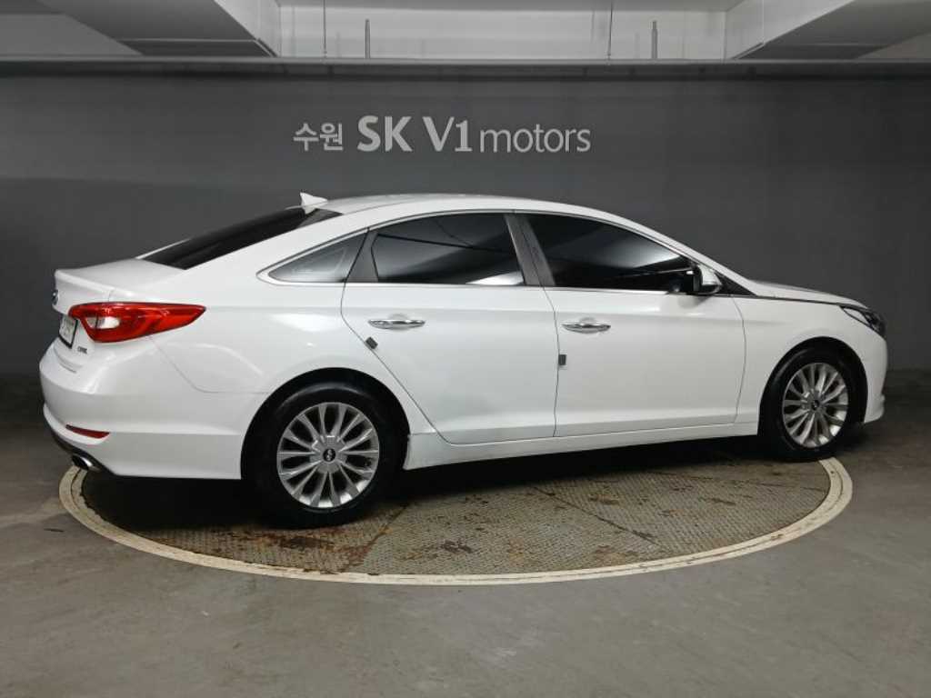 HYUNDAI Sonata - Vista 4