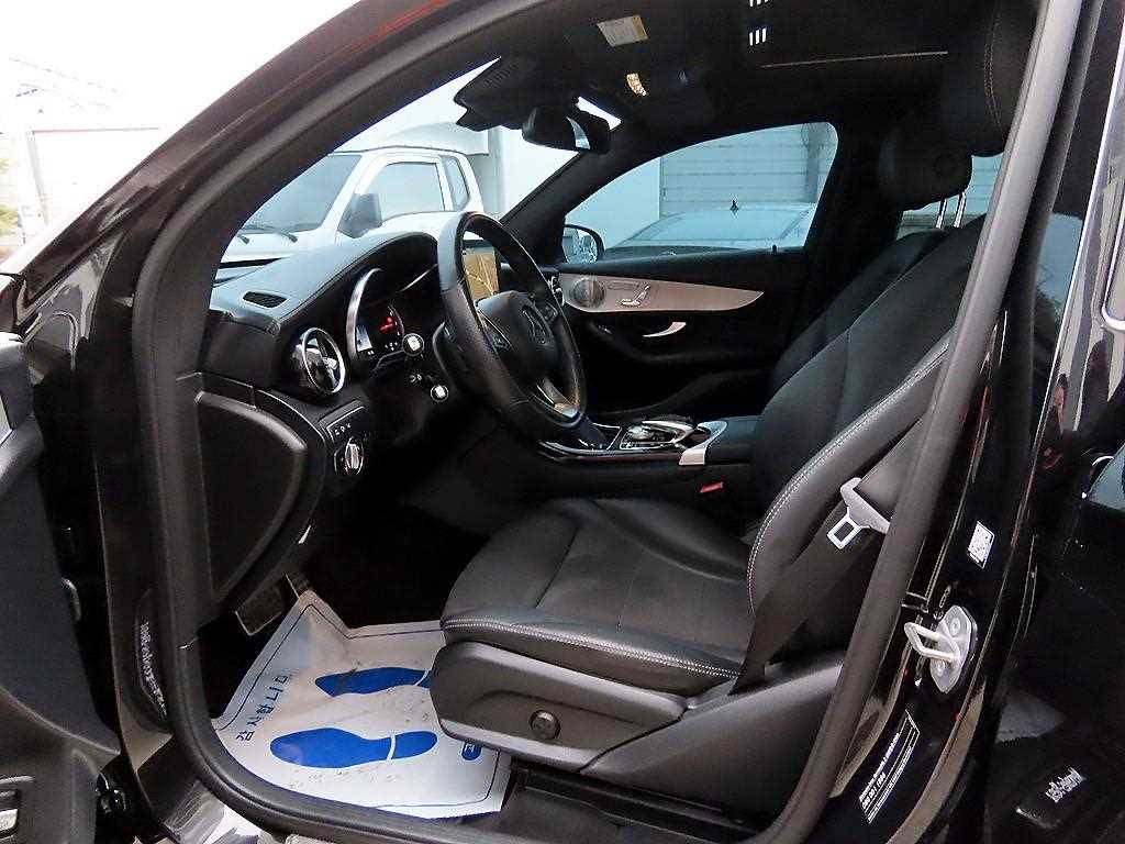 Mercedes Benz GLC Class - Vista 5