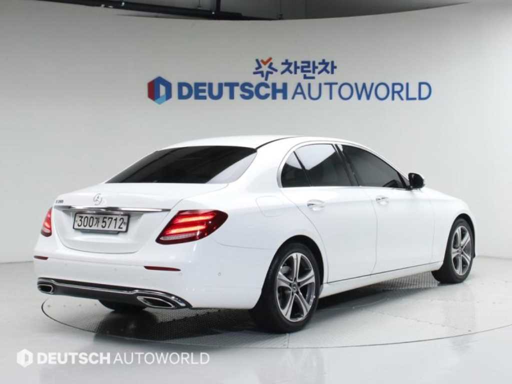 Mercedes Benz E class - Vista 2