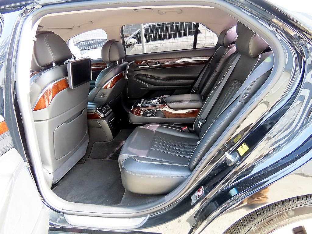 Genesis EQ900 - Vista 6