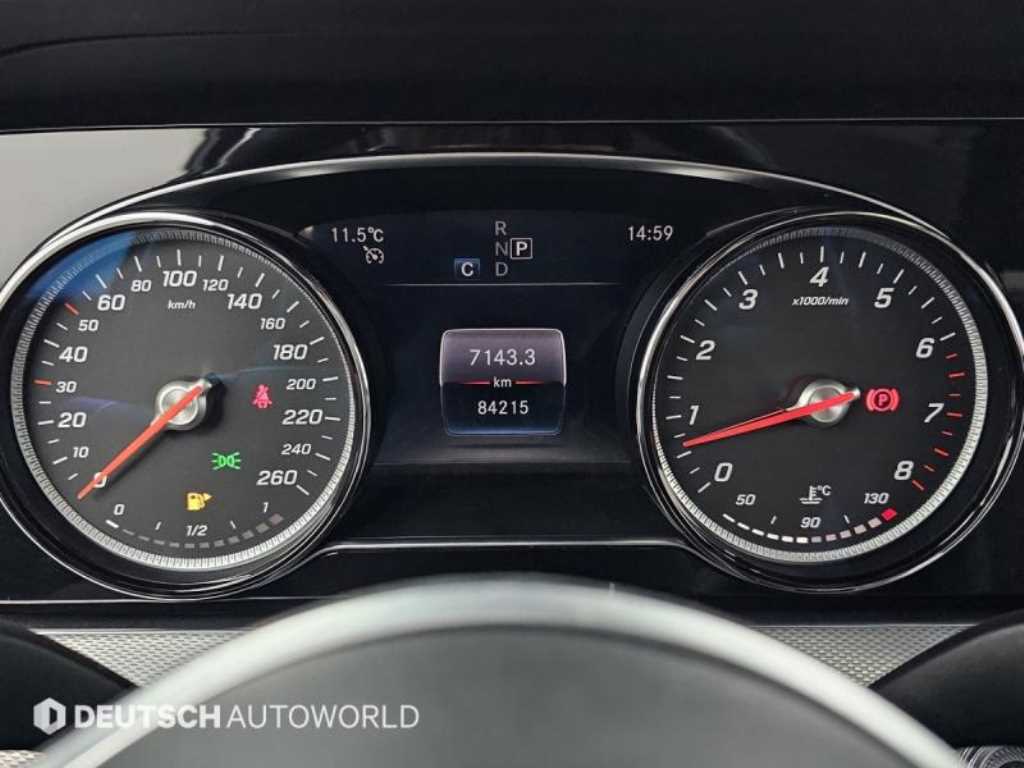 Mercedes Benz E class - Vista 8