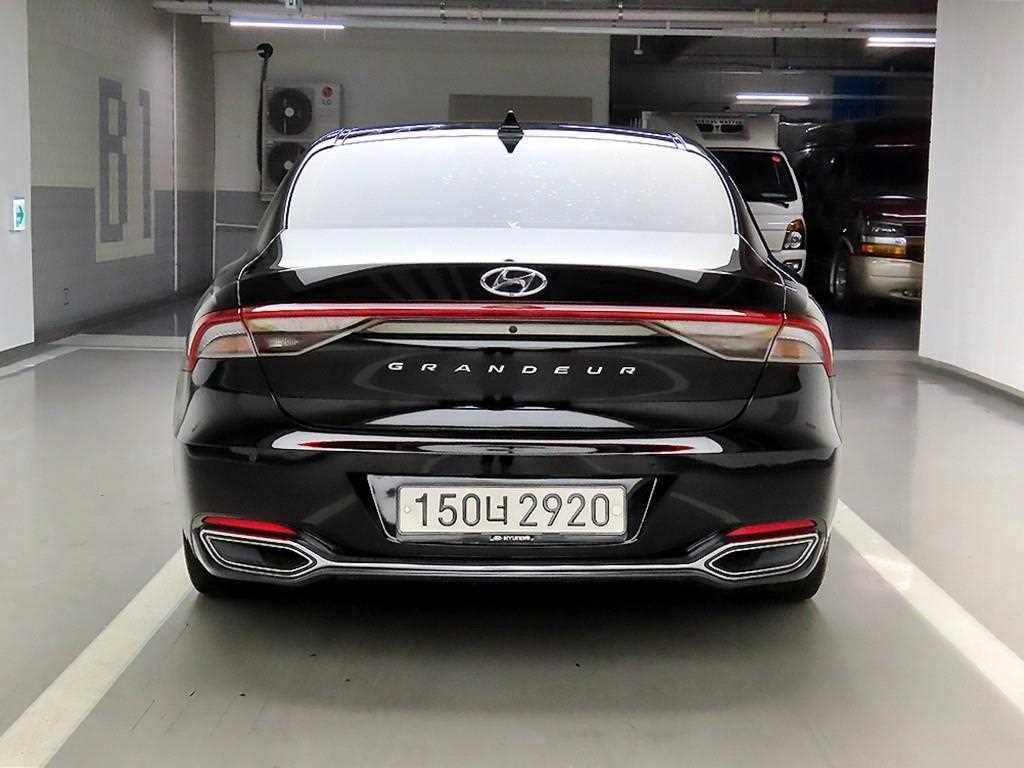 HYUNDAI Grandeur - Vista 3