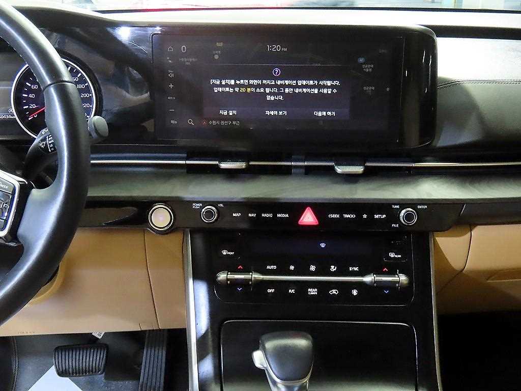 KIA Carnival - Vista 12