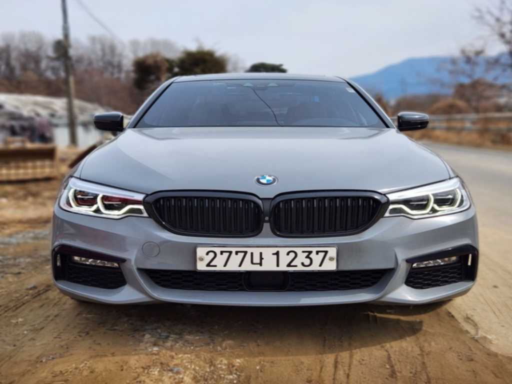 BMW 5 Series 2018 Gris - Importación desde Corea - HF Imports Iquique - Foto 1
