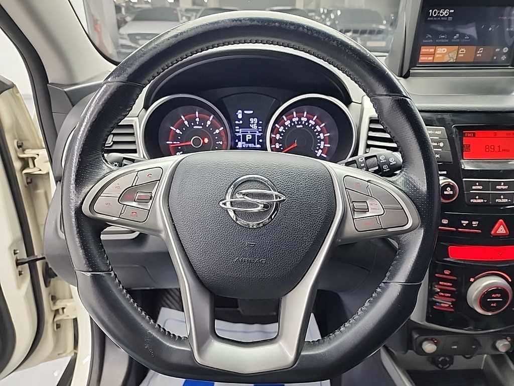 Ssangyong Tivoli - Vista 9