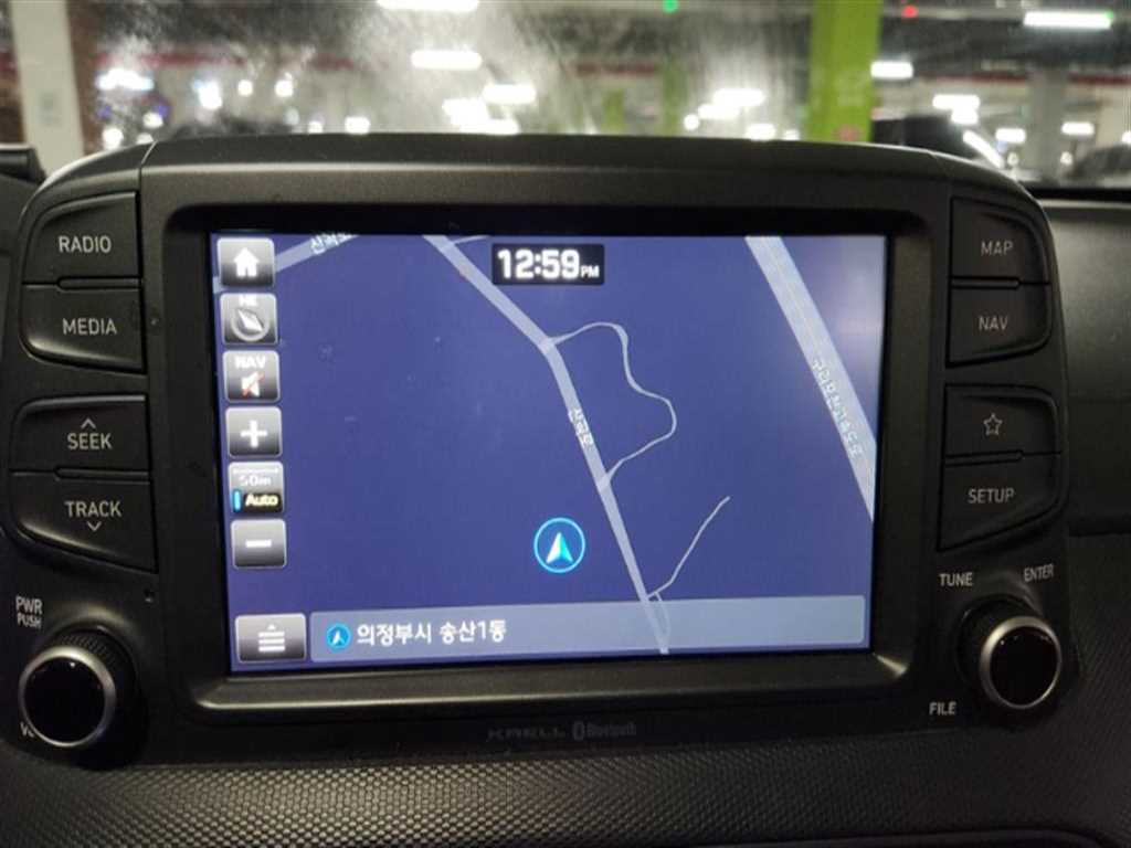 HYUNDAI Kona - Vista 9