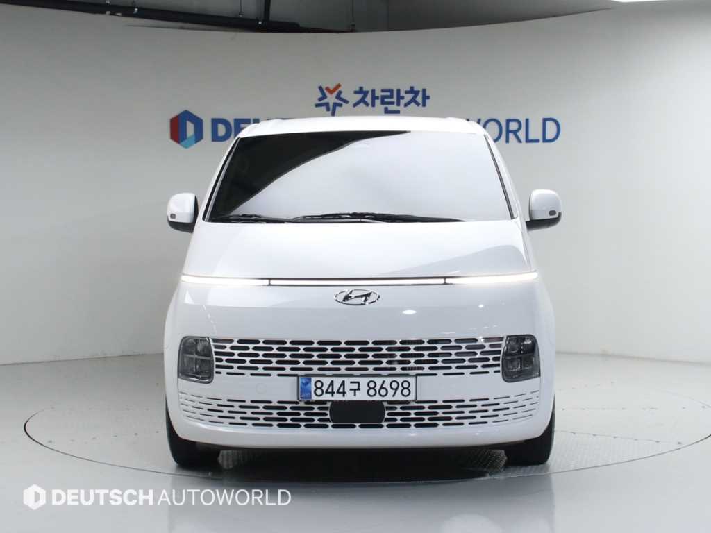 HYUNDAI Staria - Vista 3