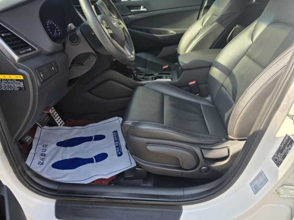 HYUNDAI Tucson - Vista 9