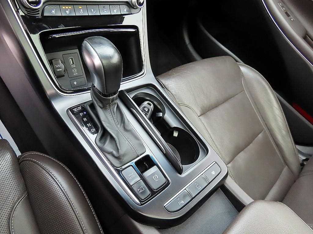 HYUNDAI Grandeur - Vista 11