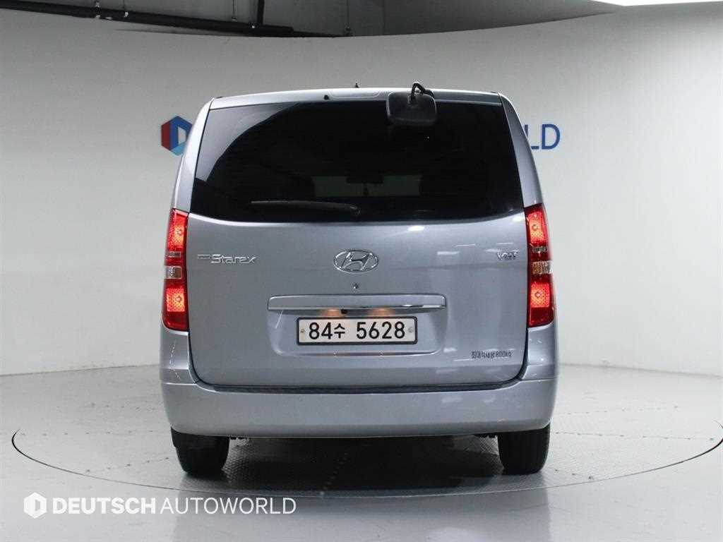 HYUNDAI Starex - Vista 4