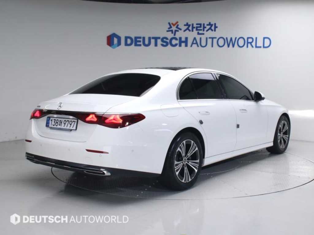 Mercedes Benz E class - Vista 2