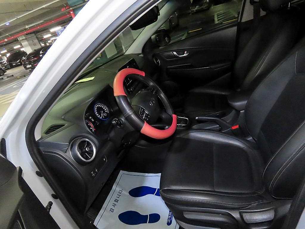 HYUNDAI Kona - Vista 6