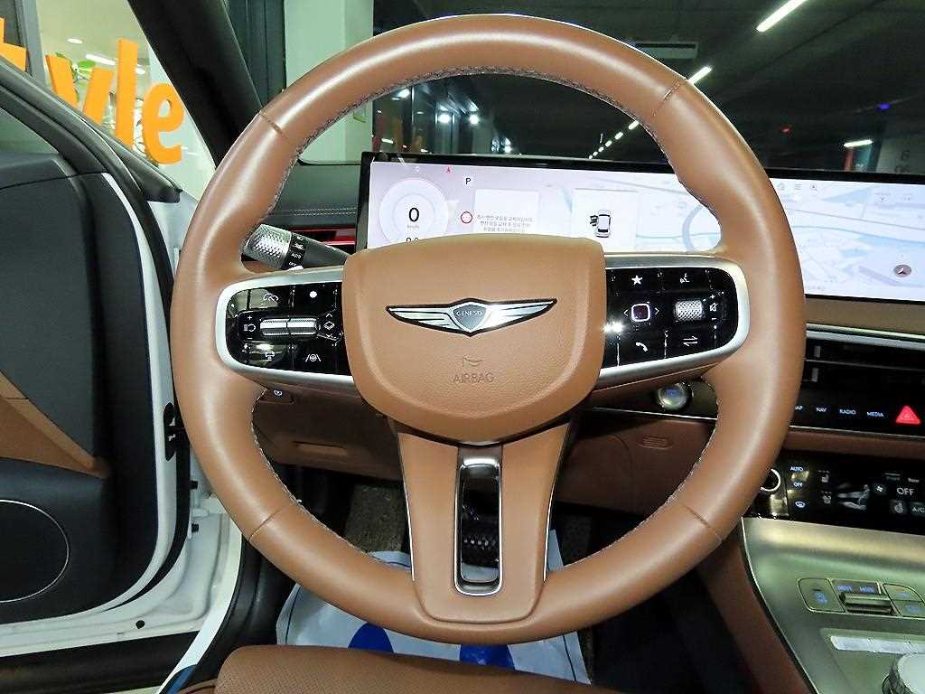 Genesis GV70 - Vista 8