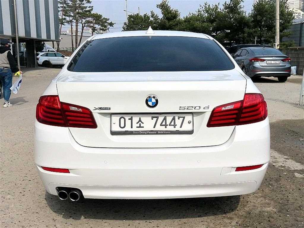 BMW 5 Series - Vista 4