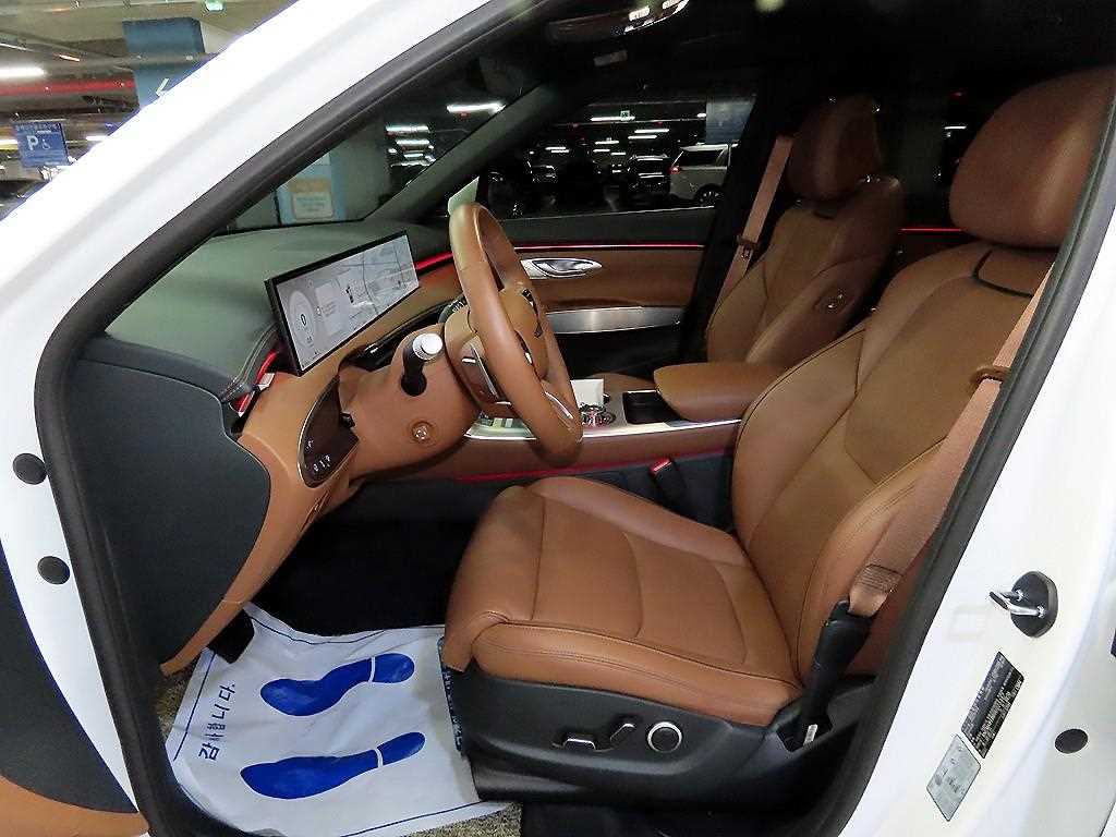 Genesis GV70 - Vista 6