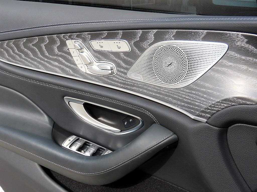 Mercedes Benz CLS Class - Vista 12