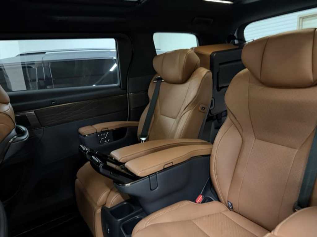 Toyota Alphard - Vista 8