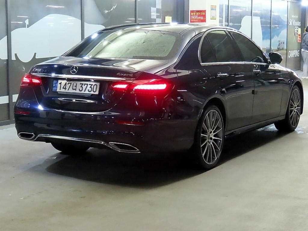 Mercedes Benz E class - Vista 4