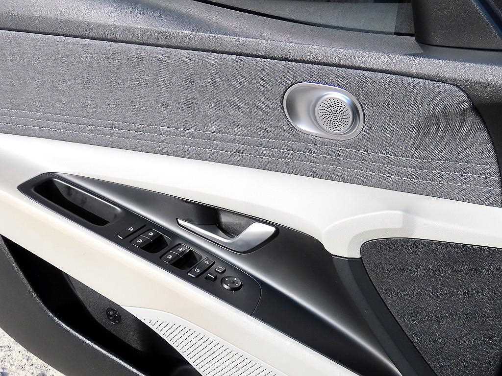 HYUNDAI Avante - Vista 11