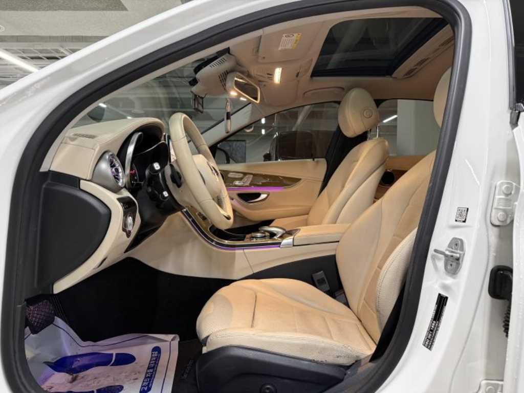 Mercedes Benz C Class - Vista 10