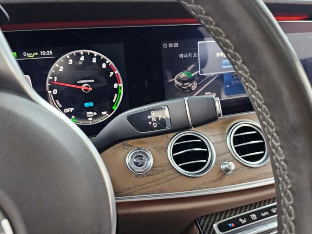 Mercedes Benz E class - Vista 9