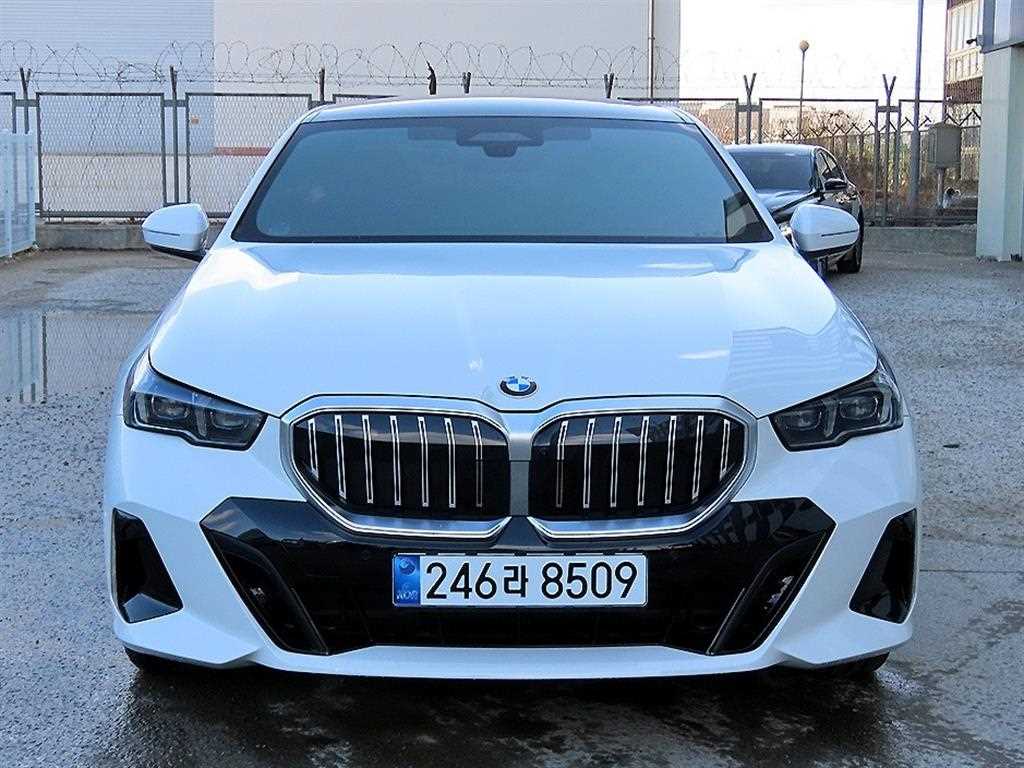 BMW 5 Series 2025 Blanco - Importación desde Corea - HF Imports Iquique - Foto 1