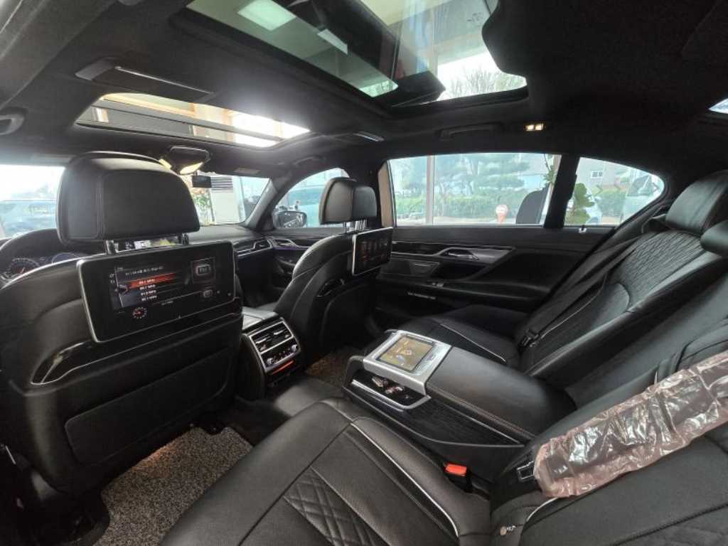 BMW 7 Series - Vista 10