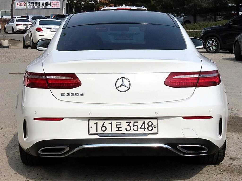 Mercedes Benz E class - Vista 4