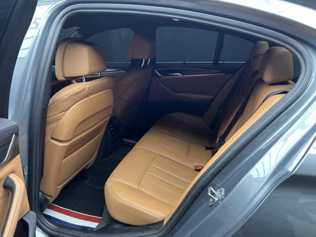 BMW 5 Series - Vista 6