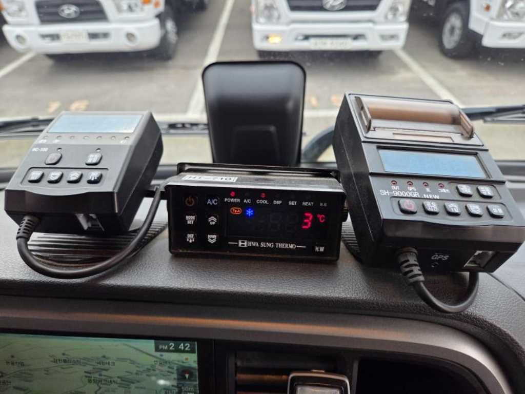 medium and large cargo truck - Vista 11