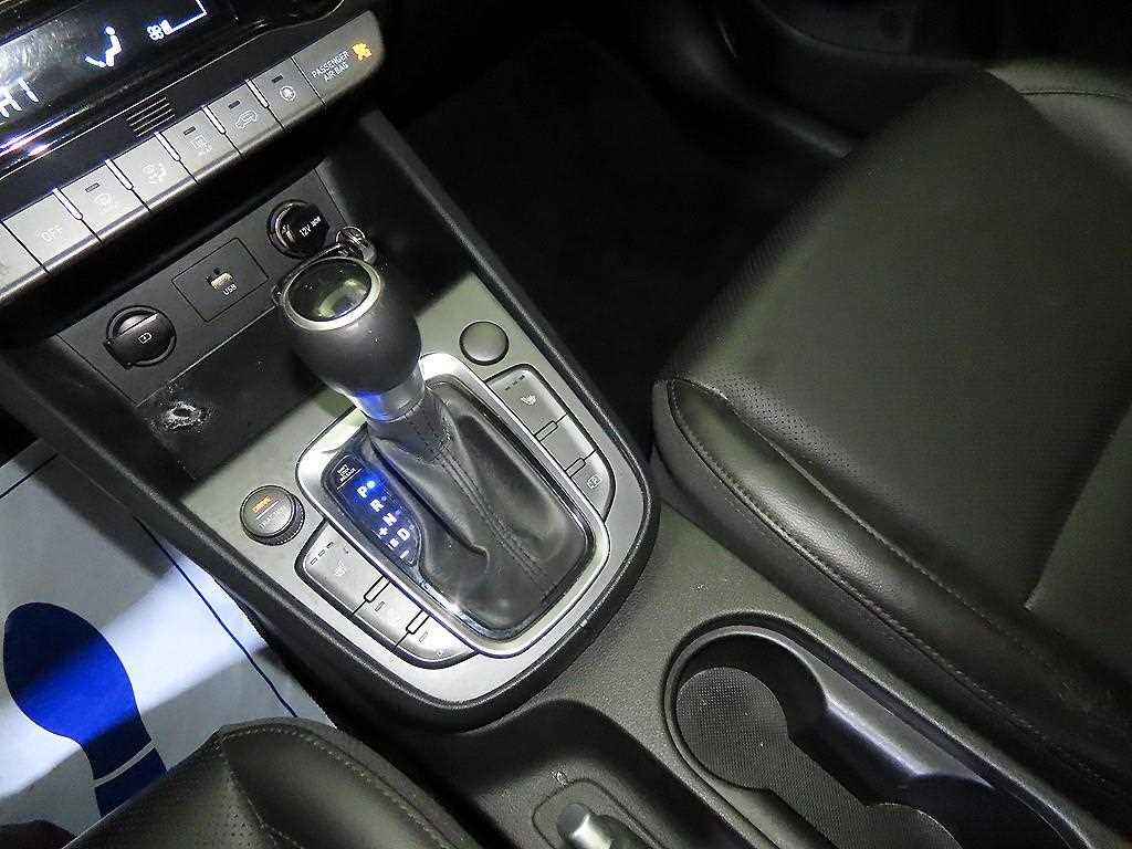 HYUNDAI Kona - Vista 12