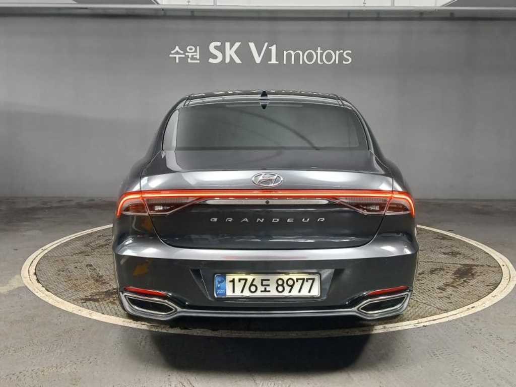 HYUNDAI Grandeur - Vista 5