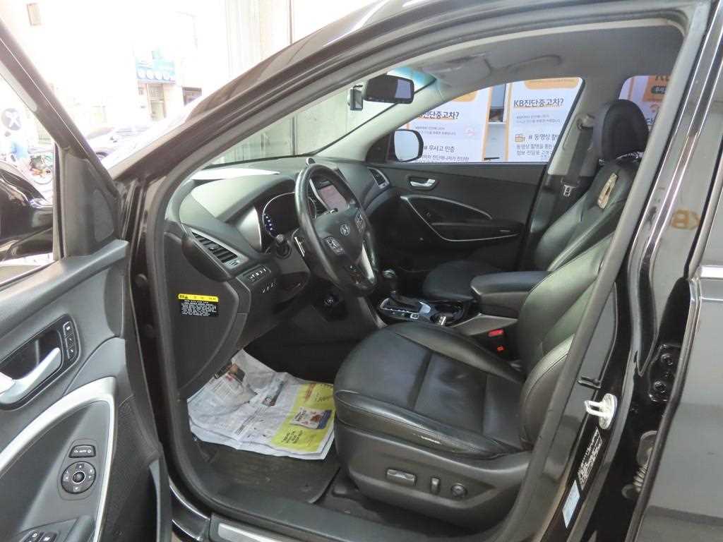 HYUNDAI Santa Fe - Vista 5