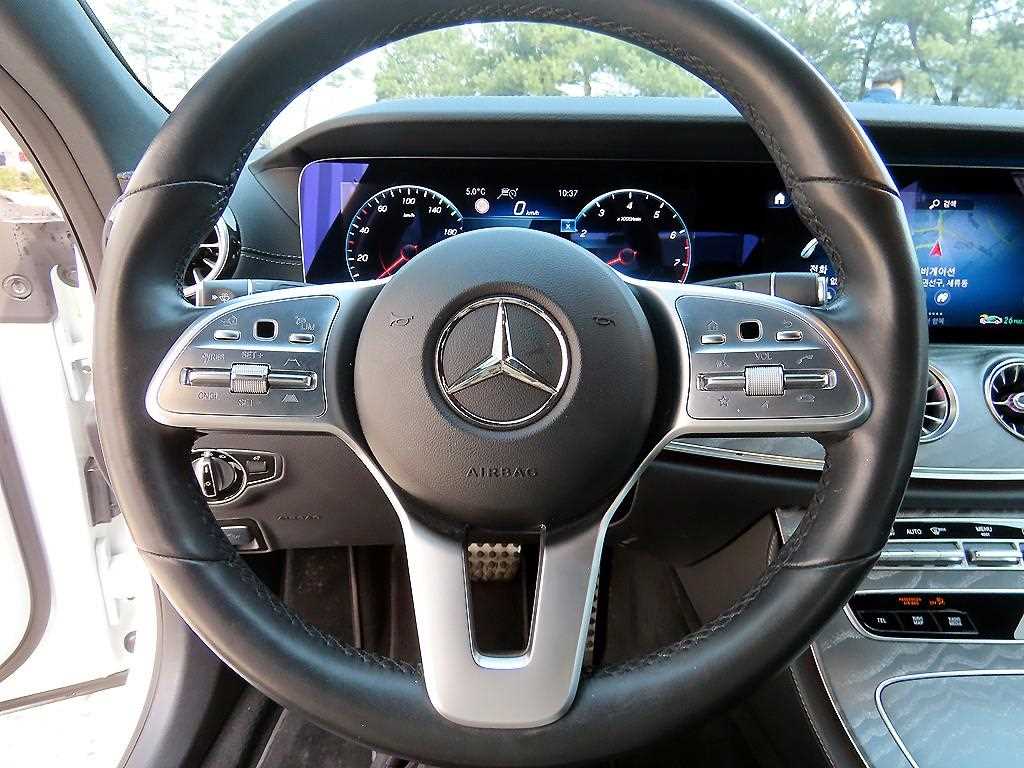 Mercedes Benz CLS Class - Vista 8