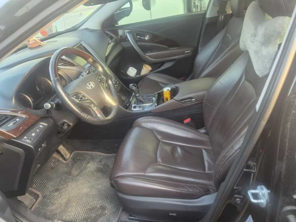 HYUNDAI Grandeur - Vista 2